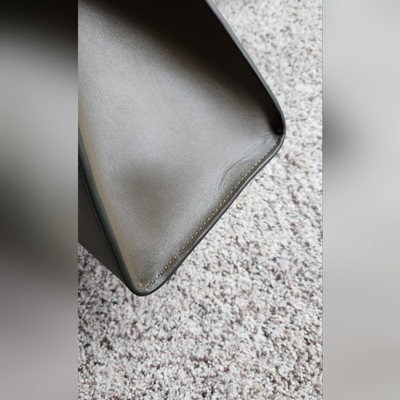 Authentic DeMellier Montreal in discontinued Olive green - Picture 5 of 17